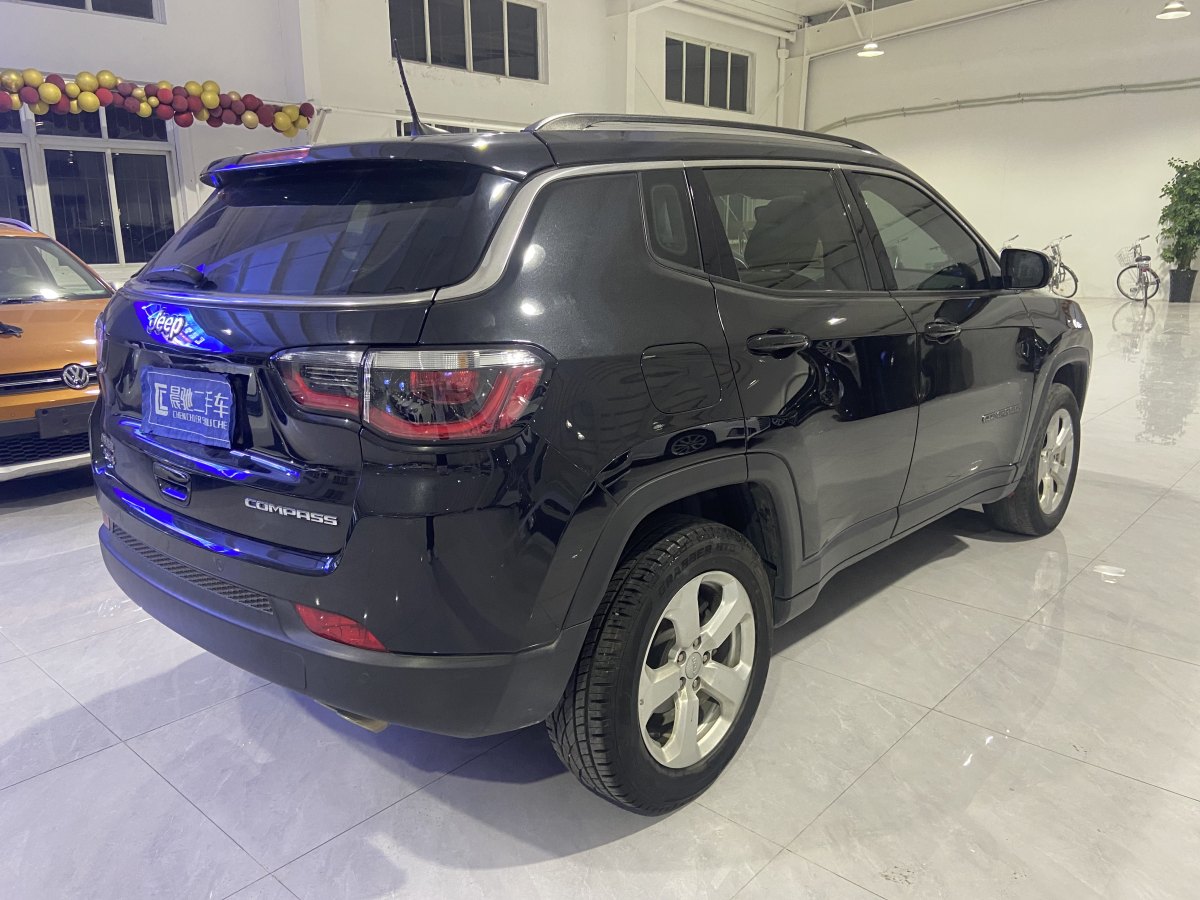 Jeep 指南者  2019款  220T 自動(dòng)家享四驅(qū)版圖片