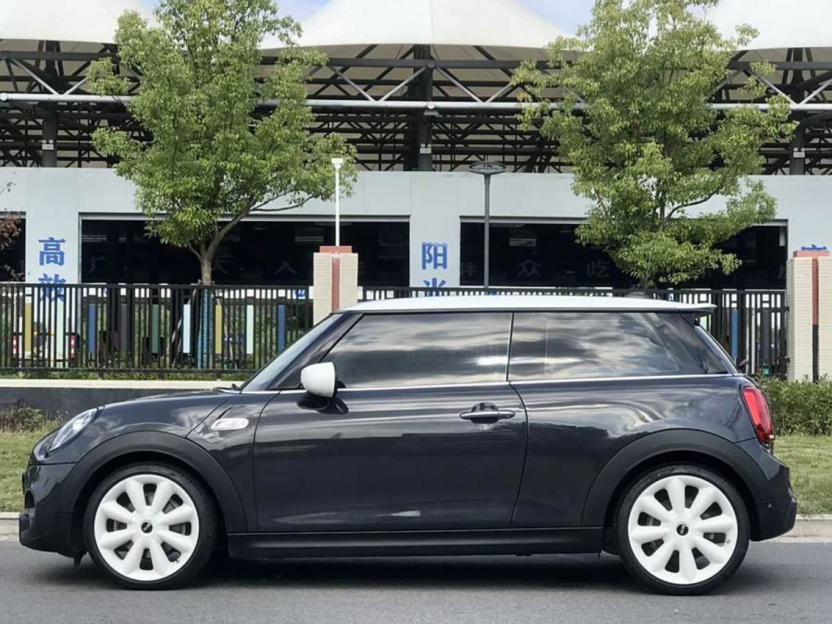 MINI MINI  2021款 2.0T COOPER S 藝術(shù)家圖片