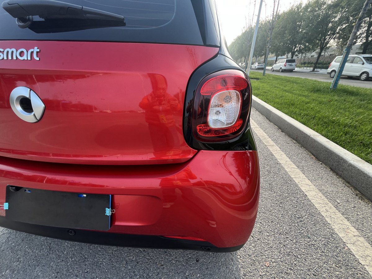 2019年8月smart forfour  2018款 1.0L 52千瓦激情版