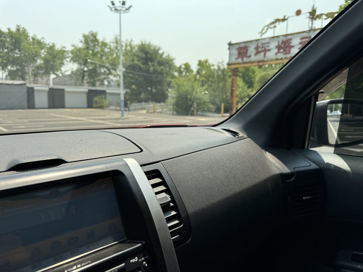 日產(chǎn) 奇駿  2012款 2.5L CVT豪華版 4WD圖片