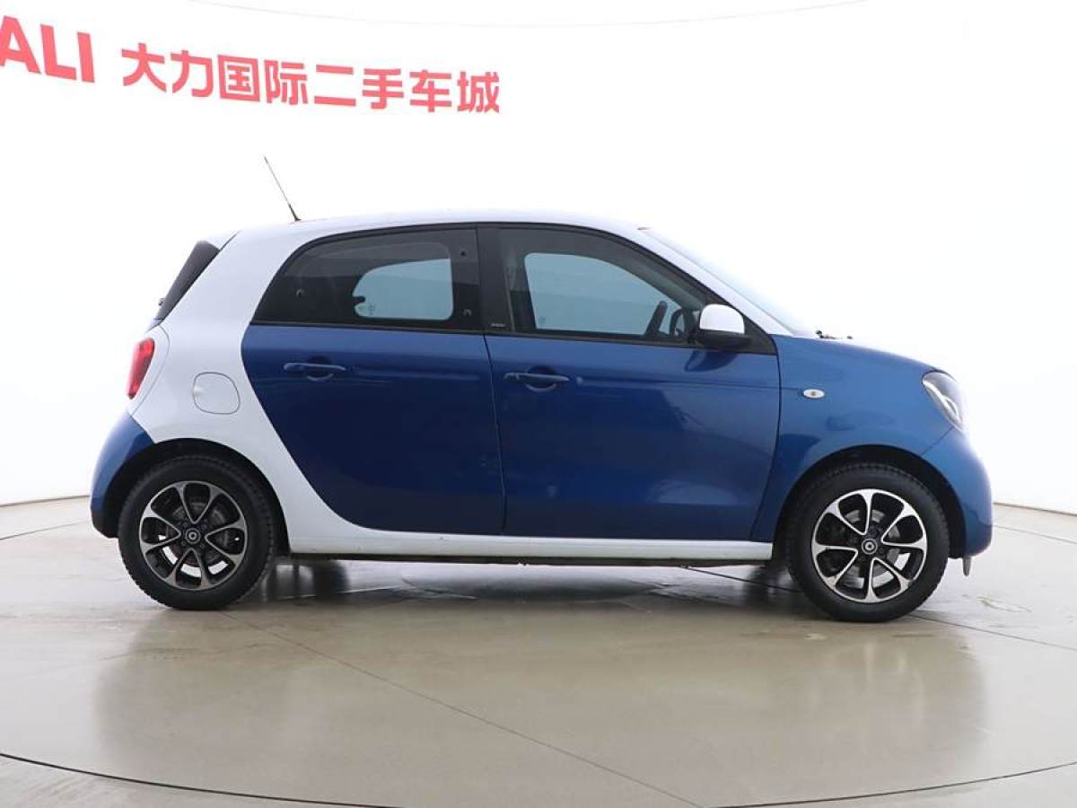 smart forfour  2016款 1.0L 52千瓦激情版圖片