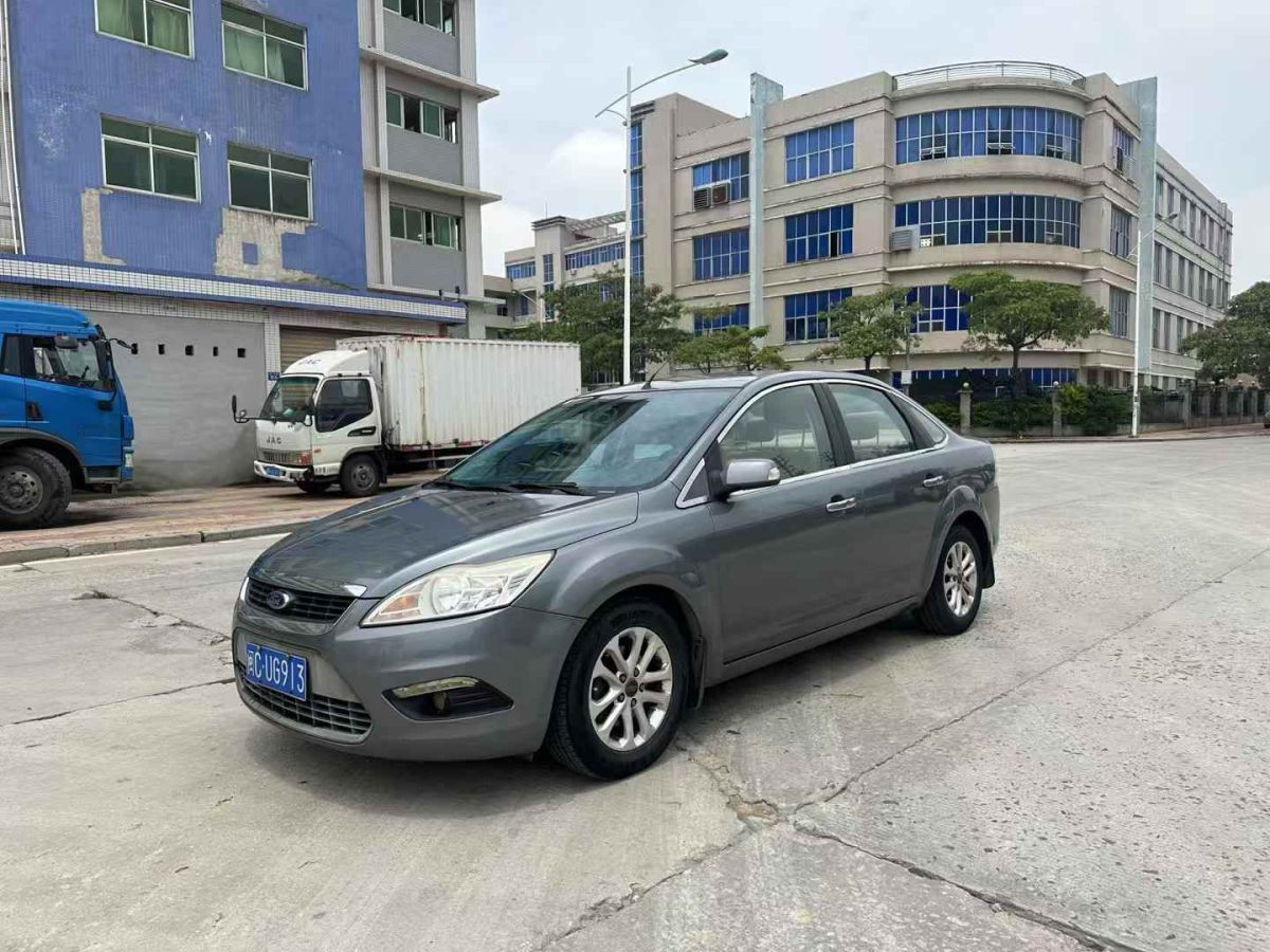 福特 ?？怂? 2013款 三廂經(jīng)典 1.8L 自動(dòng)基本型圖片