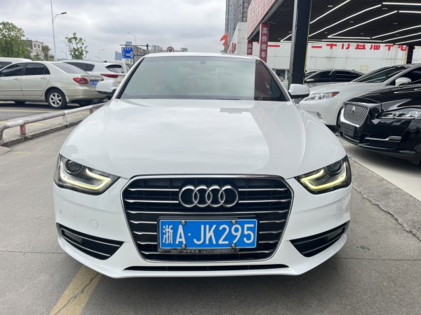 奥迪 奥迪A4L  2015款 35 TFSI 自动技术型