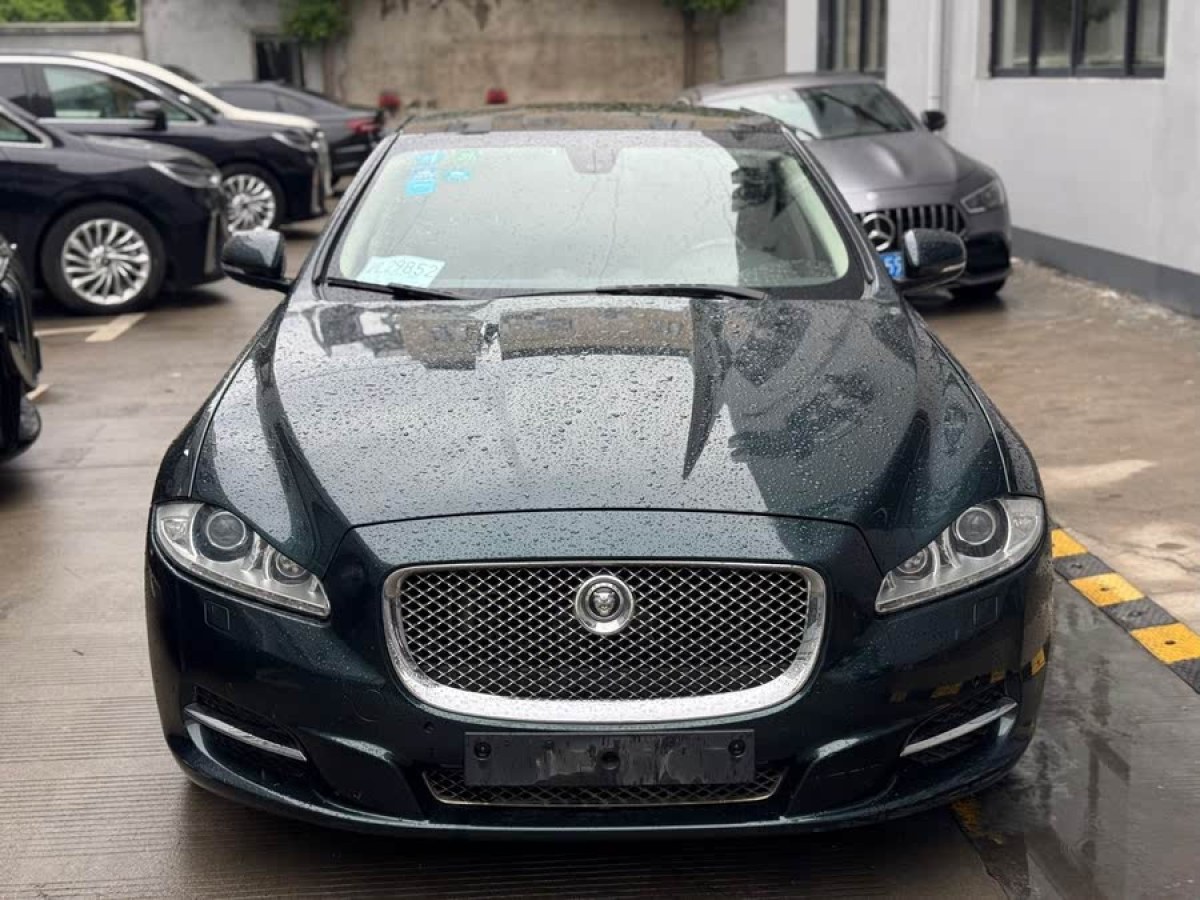 捷豹 XJ  2012款 XJL 3.0 全景商務(wù)版圖片