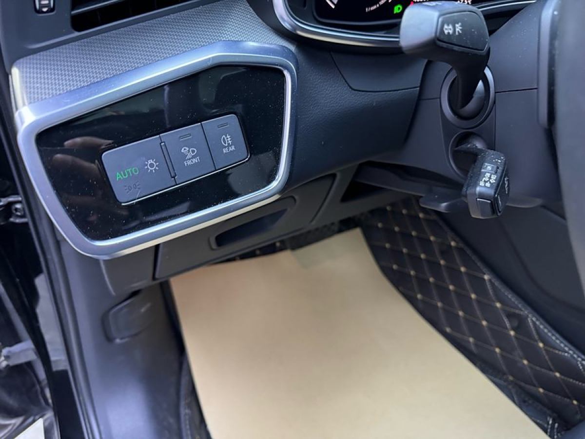 奧迪 奧迪A6L  2020款 45 TFSI 臻選致雅型圖片