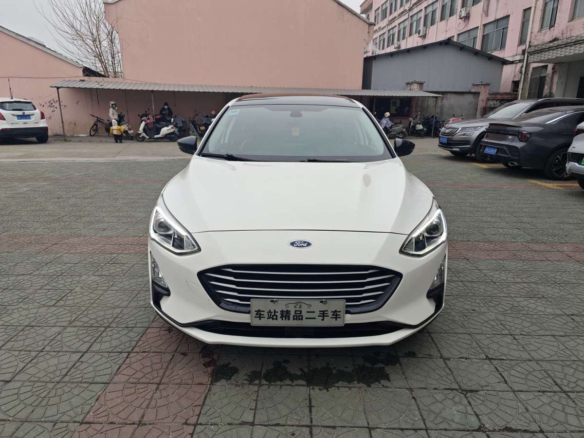 福特 ?？怂? 2019款 三廂 EcoBoost 180 自動(dòng)鋒潮型圖片