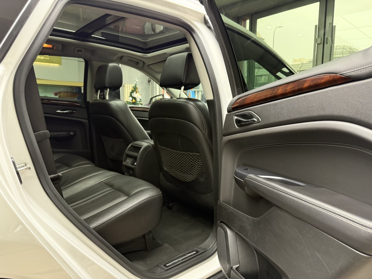 凱迪拉克 SRX  2013款 3.0L 領(lǐng)先型圖片