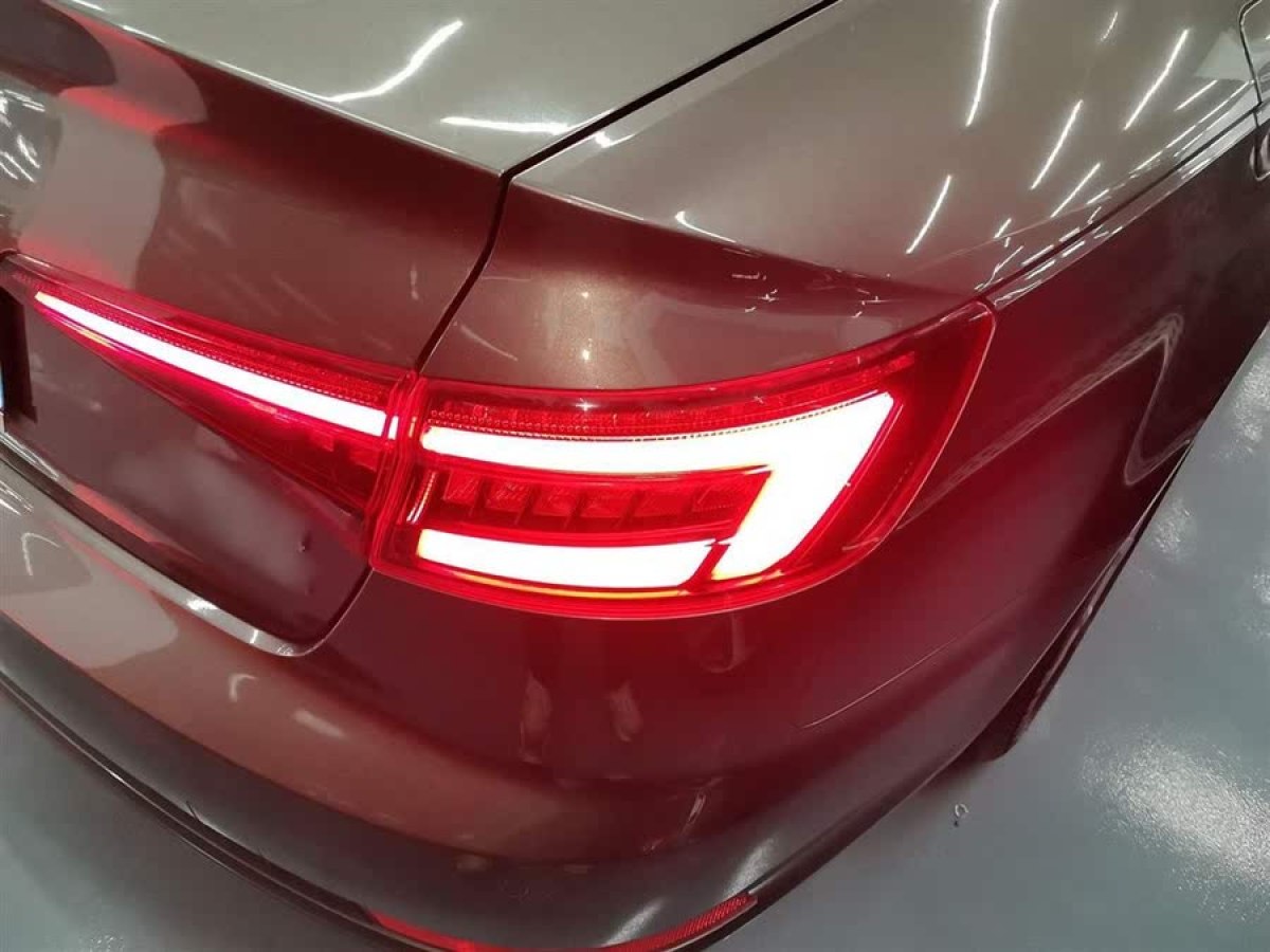 奧迪 奧迪A4L  2018款 30周年年型 40 TFSI 時(shí)尚型圖片
