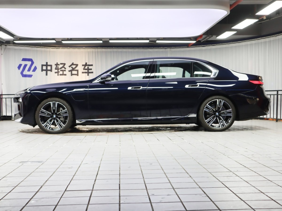 2023年8月寶馬 寶馬i7  2023款 xDrive60L M運(yùn)動(dòng)套裝