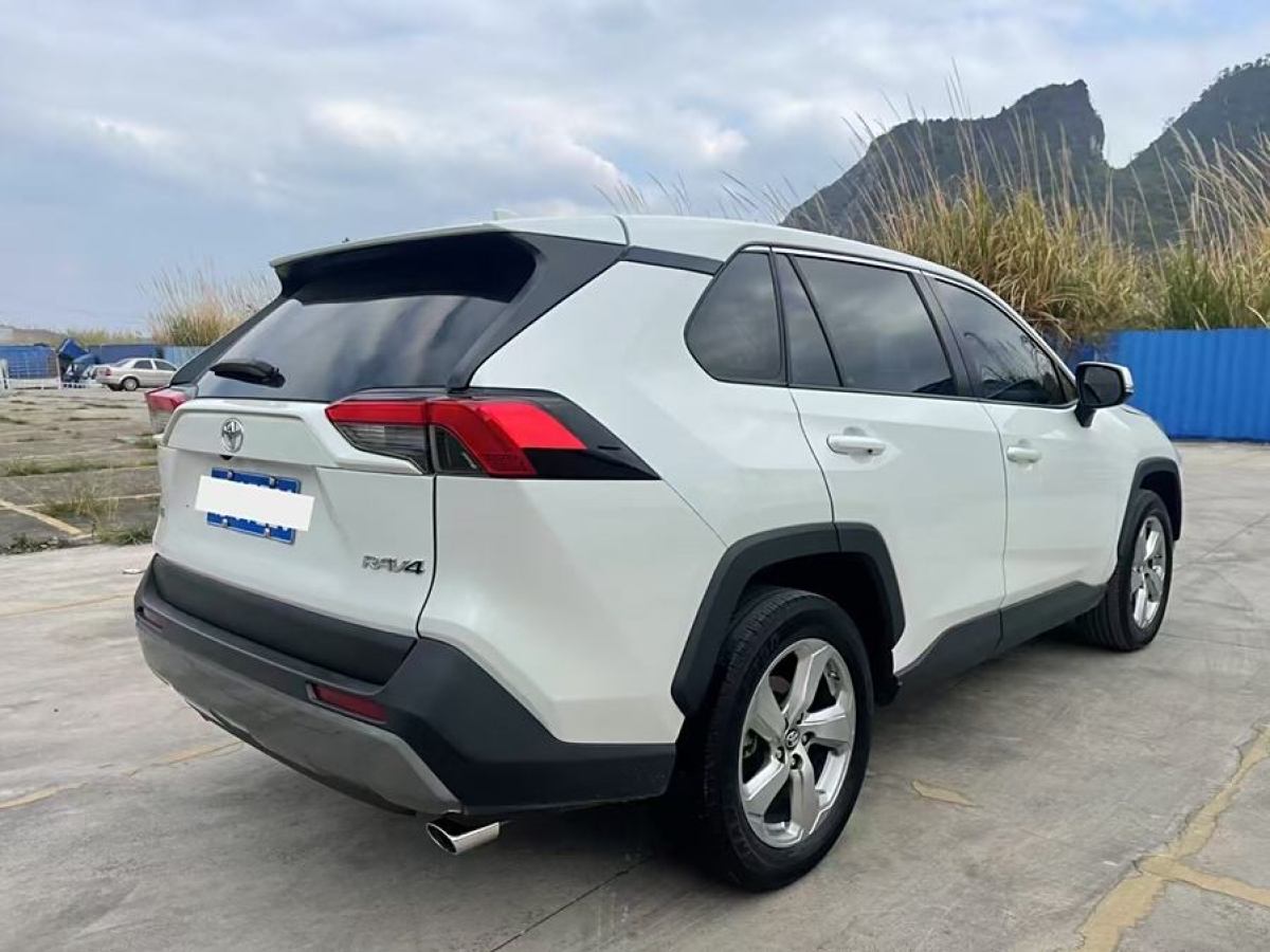 豐田 RAV4榮放  2020款 2.0L CVT兩驅(qū)風(fēng)尚PLUS版圖片