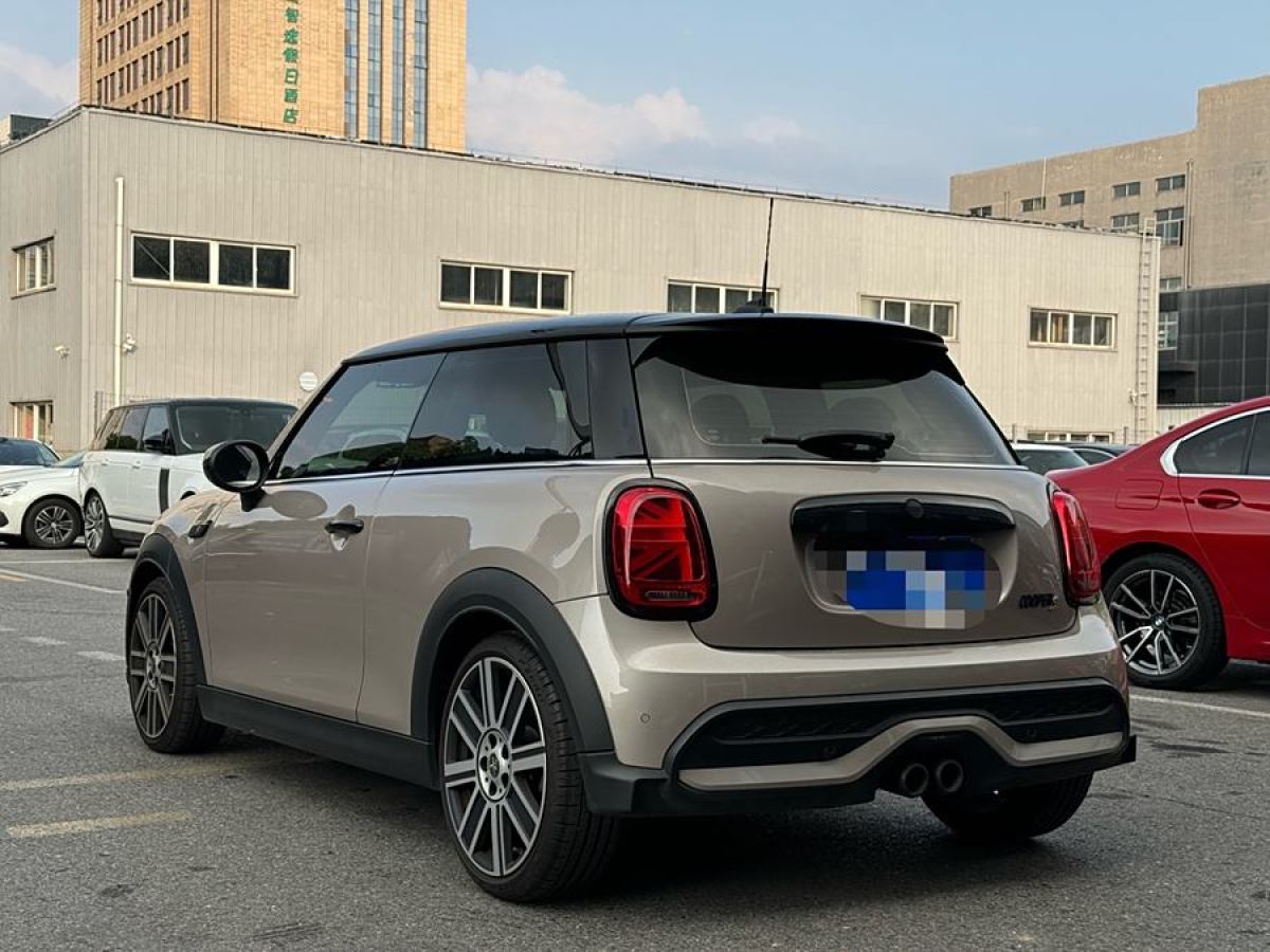 MINI MINI  2023款 改款 2.0T COOPER S 藝術(shù)家圖片