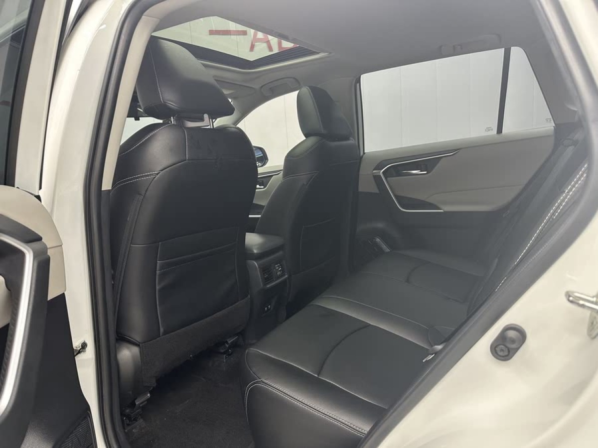 豐田 RAV4榮放  2020款 2.0L CVT四驅(qū)風(fēng)尚PLUS版圖片