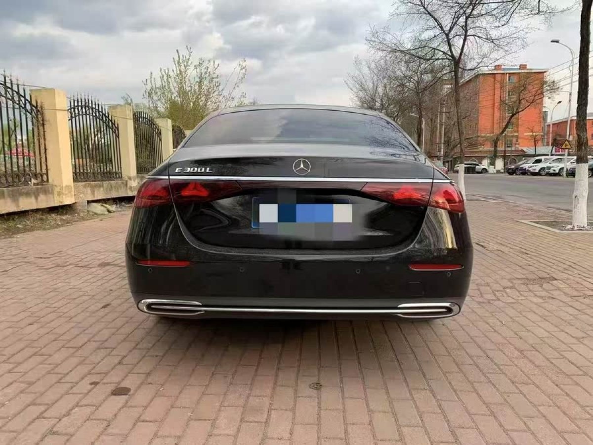 奔馳 奔馳E級(jí)  2024款 改款 E 300 L 豪華型圖片