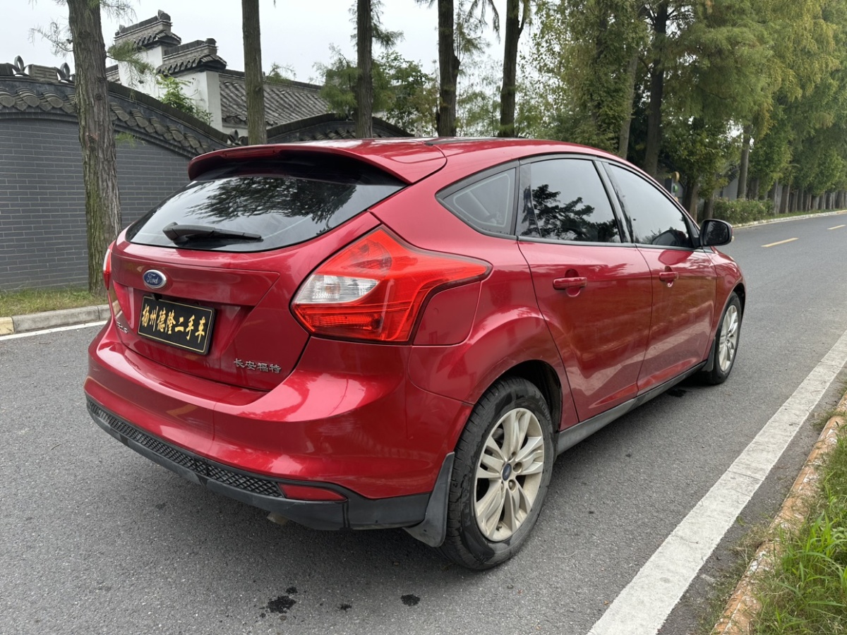 福特 ?？怂? 2012款 兩廂 1.6L 自動舒適型圖片