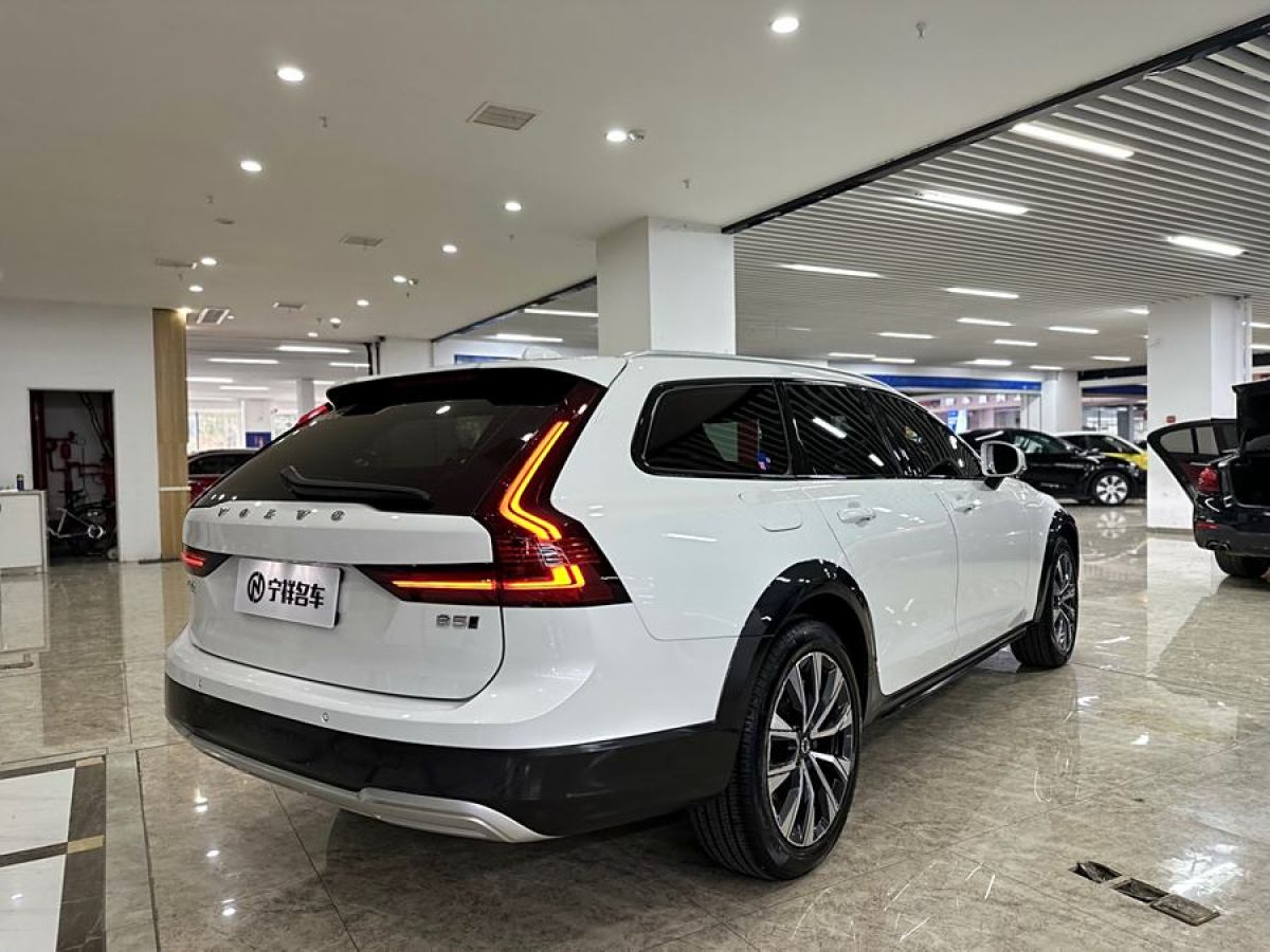 2022年12月沃爾沃 V90  2023款 Cross Country B5 AWD 智遠(yuǎn)版