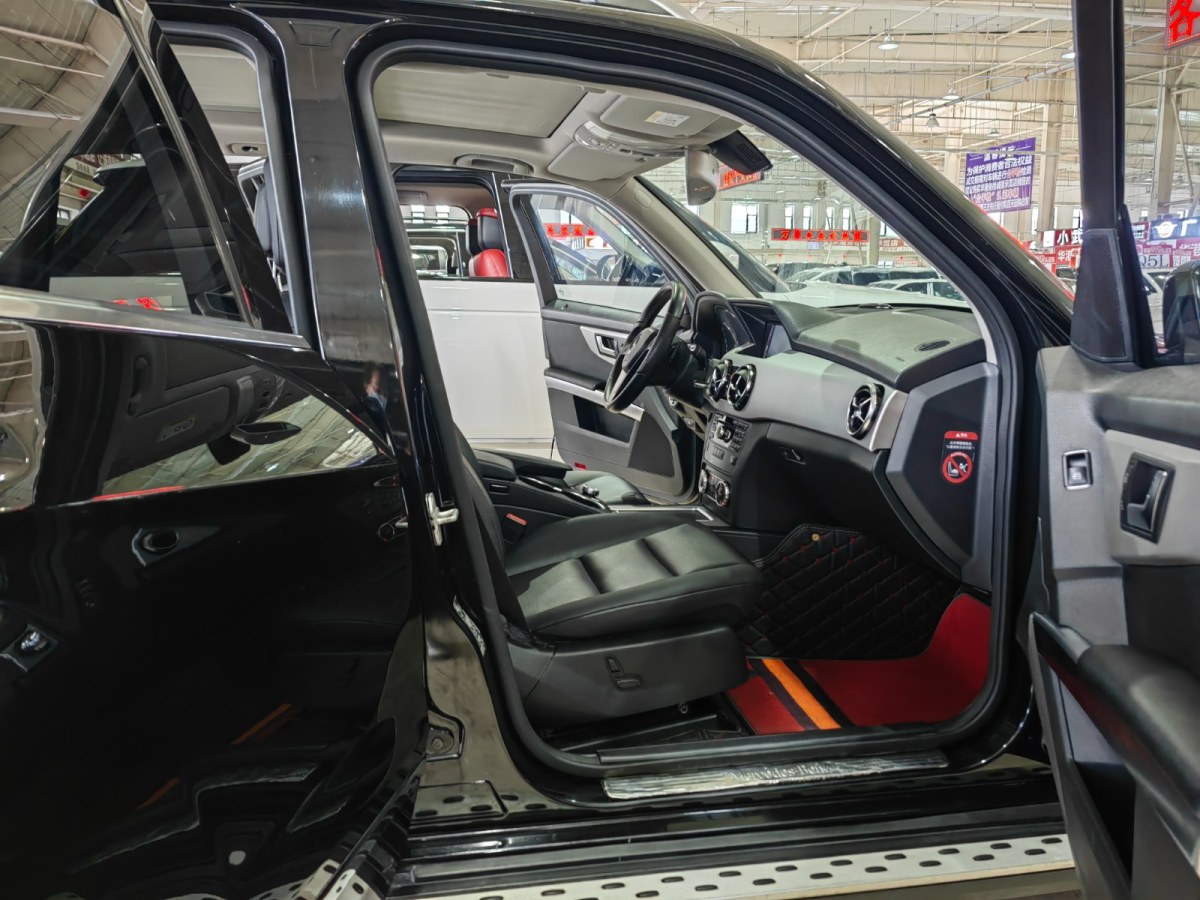 2014年6月奔驰 奔驰GLK级  2013款 GLK 300 4MATIC 动感天窗型
