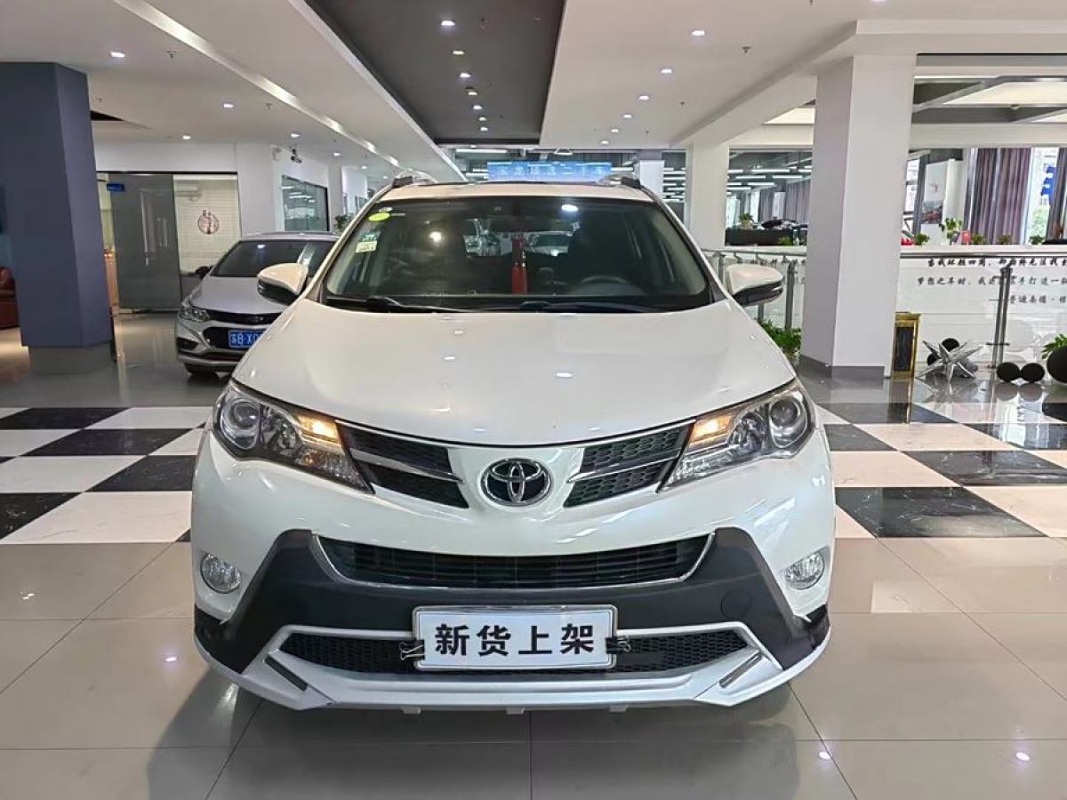 豐田 RAV4榮放  2015款 2.0L CVT兩驅(qū)風(fēng)尚版圖片