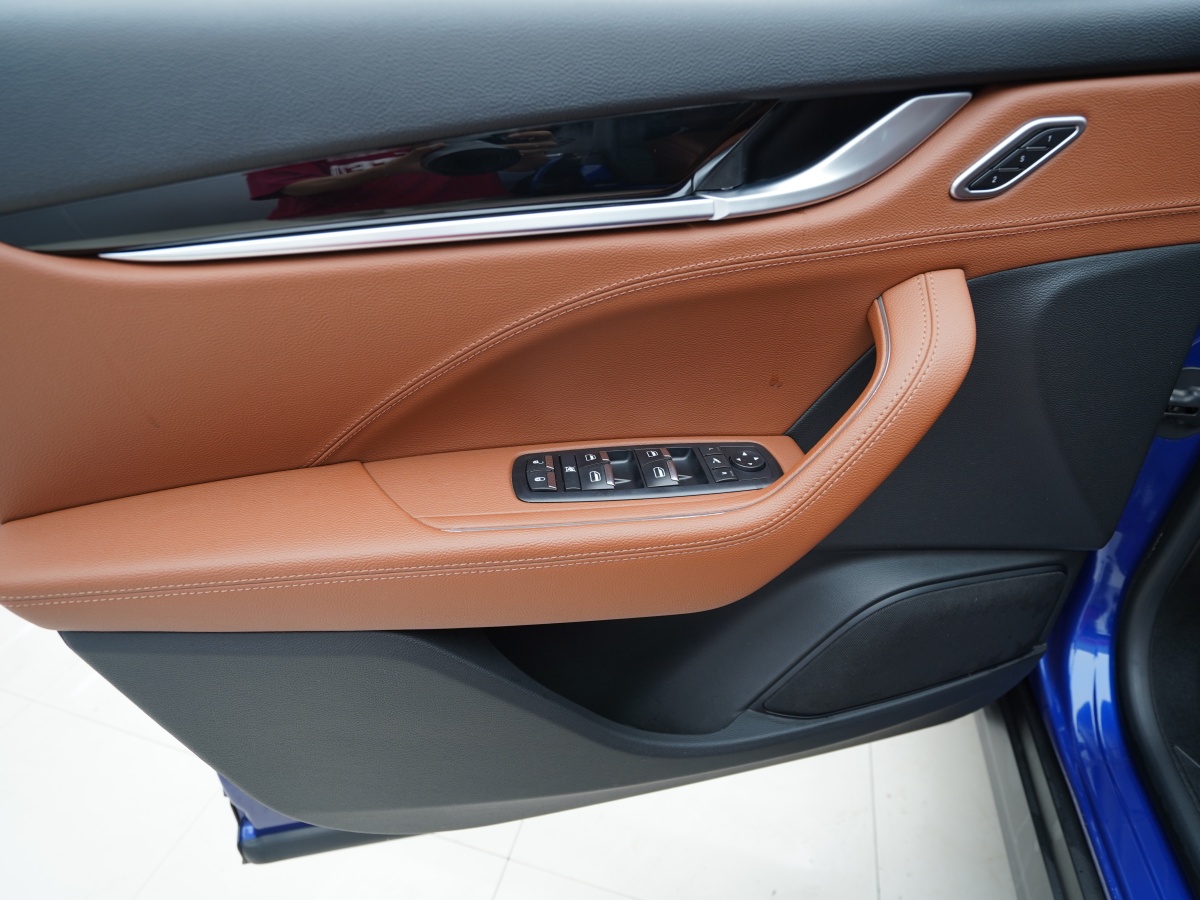 瑪莎拉蒂 Levante  2018款 3.0T 350Hp 標(biāo)準(zhǔn)版圖片