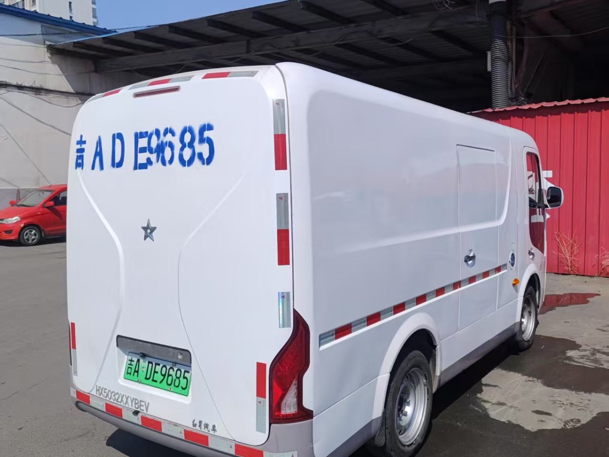 江鈴輕汽 長(zhǎng)江7號(hào)  2024款 舒享版 寧德時(shí)代41.86kWh GK5030XXYBEV02圖片