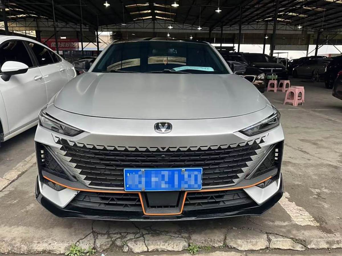 長(zhǎng)安 長(zhǎng)安UNI-V  2023款 1.5T 運(yùn)動(dòng)版圖片