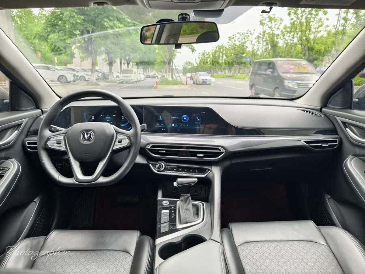 長(zhǎng)安 逸動(dòng)  2020款 PLUS 藍(lán)鯨NE 1.4T GDI DCT尊貴型圖片