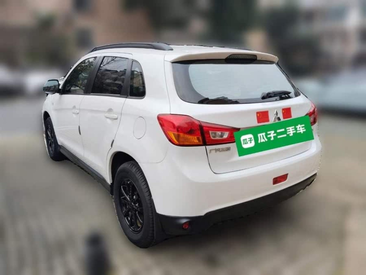 三菱 勁炫ASX  2015款 2.0L CVT兩驅(qū)精英版圖片