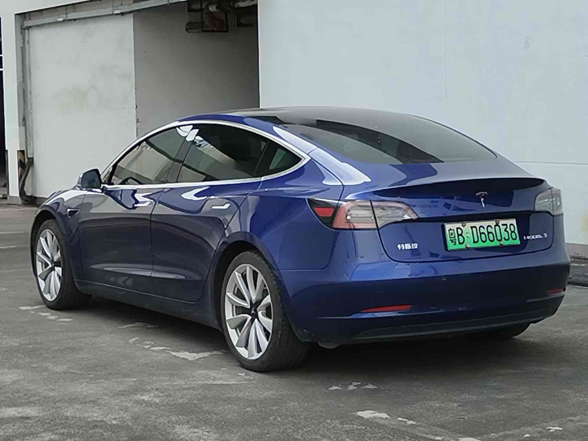 特斯拉 Model 3  2019款 標(biāo)準(zhǔn)續(xù)航后驅(qū)升級(jí)版圖片