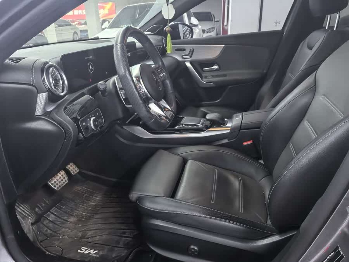 奔馳 奔馳A級AMG  2020款 AMG A 35 4MATIC圖片