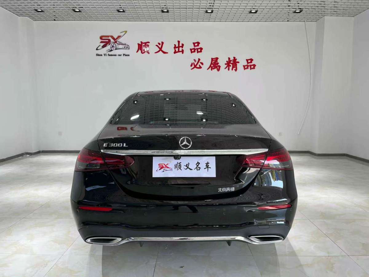 奔馳 奔馳E級  2022款 改款 E 300 L 運動時尚型圖片