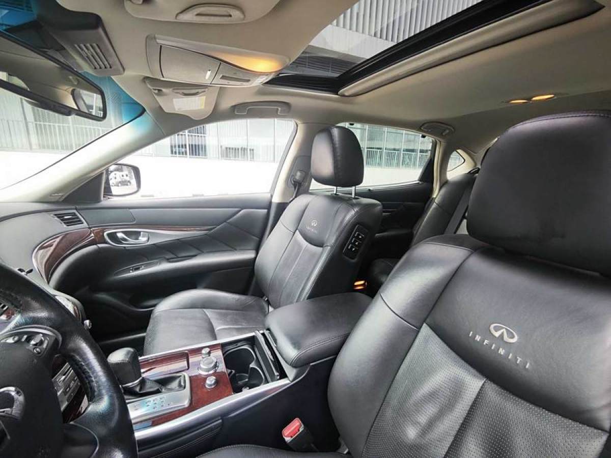 英菲尼迪 Q70  2013款 Q70L 2.5L 雅致版圖片