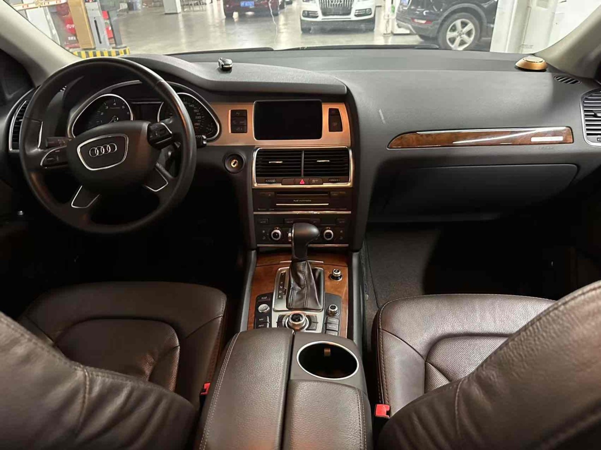 奧迪 奧迪Q7  2014款 35 TFSI 運(yùn)動(dòng)型圖片