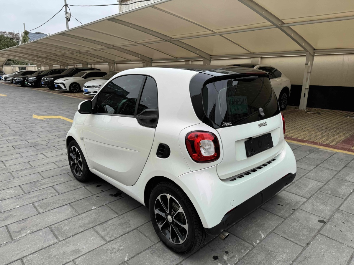 smart fortwo  2016款 1.0L 灰行俠特別版圖片