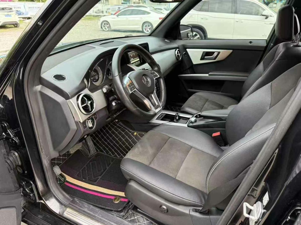 奔馳 奔馳GLK級(jí)  2015款 GLK 260 4MATIC 動(dòng)感型 極致版圖片