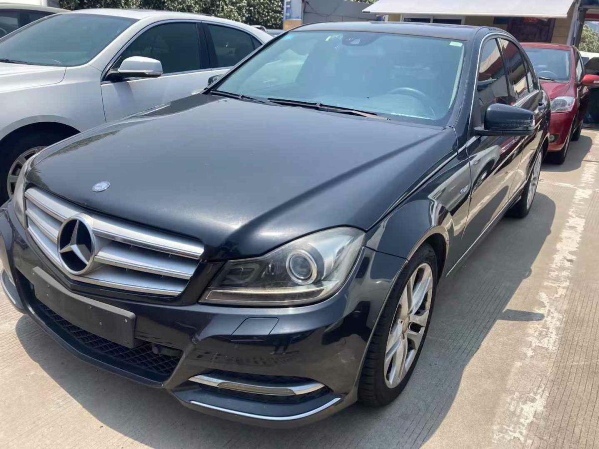 奔馳 奔馳C級(jí)AMG  2012款 AMG C 63 動(dòng)感型圖片