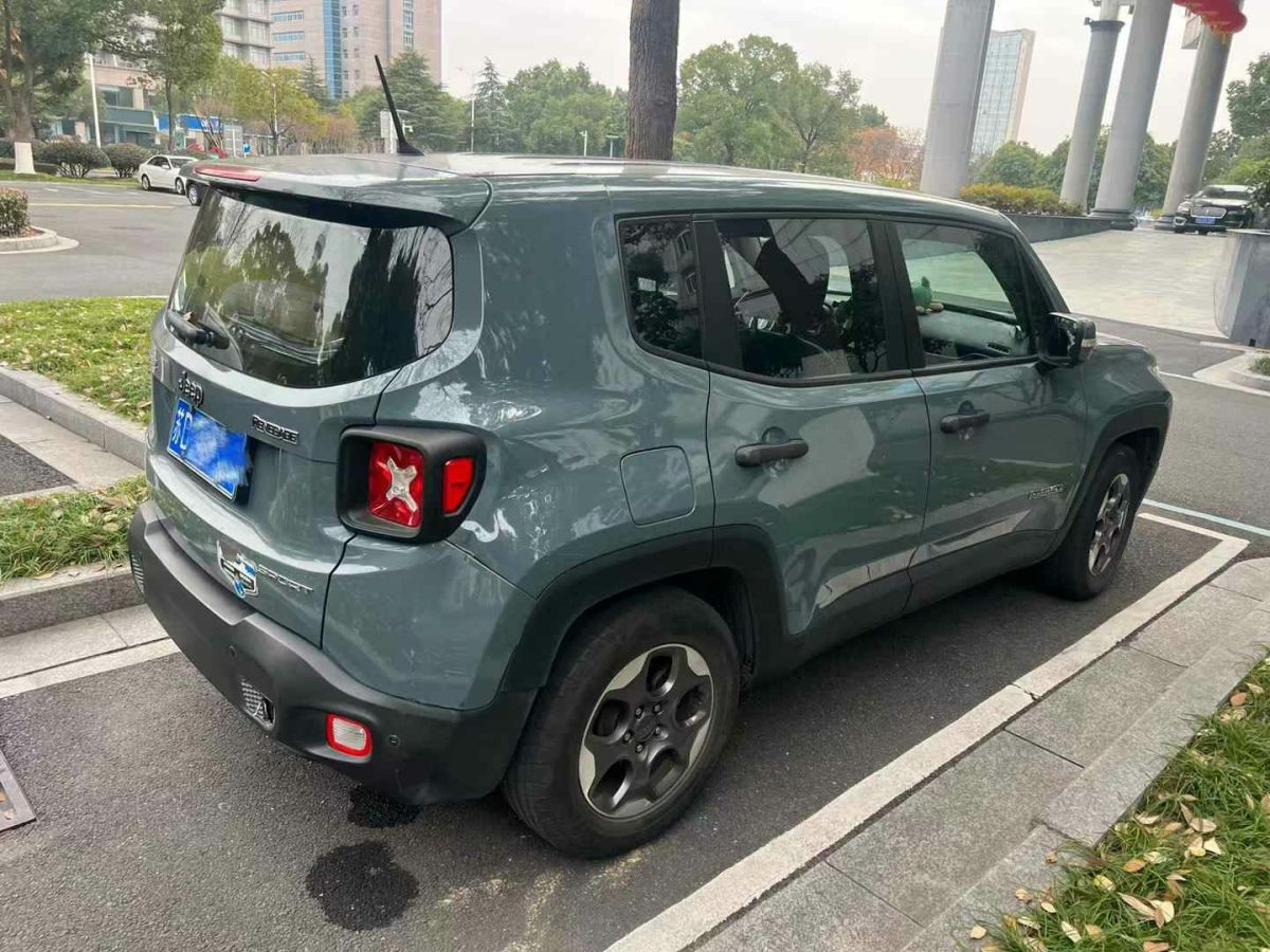 Jeep 自由俠  2017款 180TS 自動(dòng)四驅(qū)全能版圖片