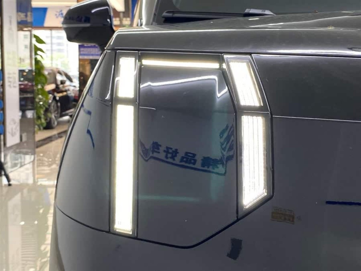 極氪 極氪009  2024款 六座行政版四驅(qū) 108kWh圖片