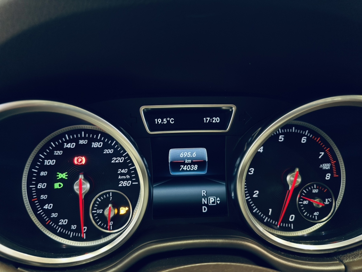 奔驰 奔驰GLE  2016款 GLE 320 4MATIC 动感型图片