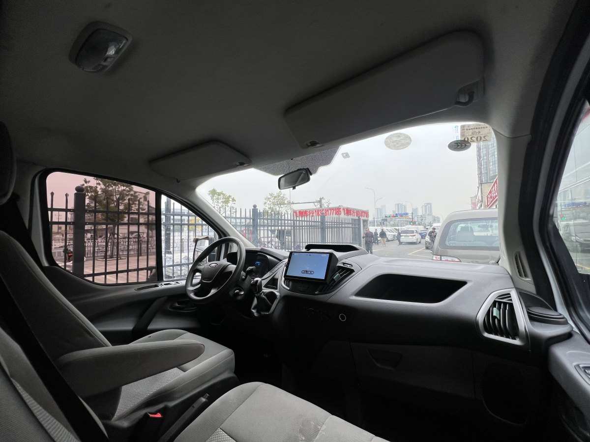 福特 全顺  2017款 2.0T柴油多功能商用车中轴中顶国IV图片