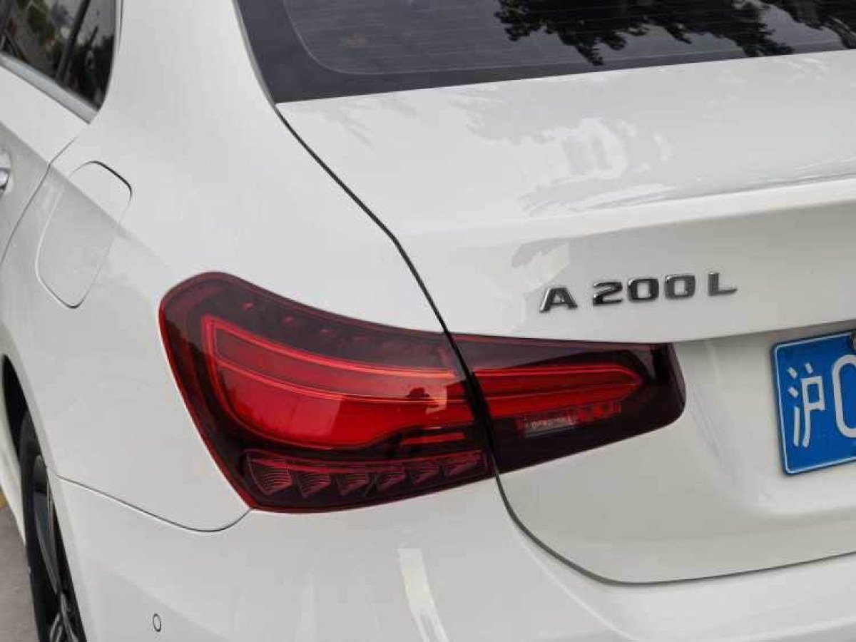奔馳 奔馳A級(jí)  2025款 A 200 L 時(shí)尚型圖片