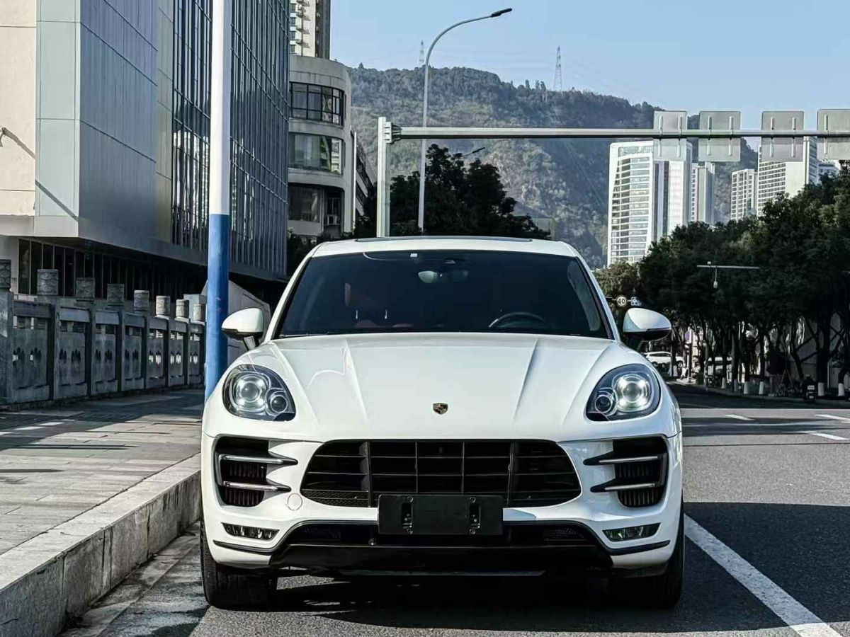 2015年1月保時捷 Macan 