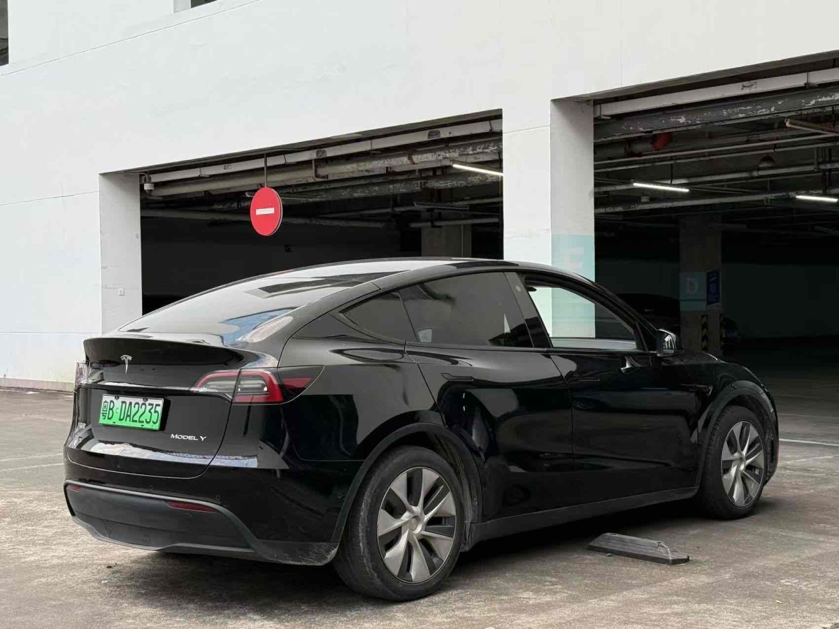 特斯拉 Model Y  2021款 改款 標準續(xù)航后驅(qū)升級版圖片