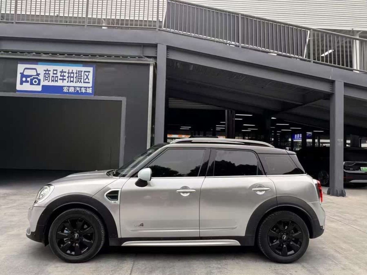 MINI COUNTRYMAN  2018款 1.5T COOPER ALL4 經(jīng)典派圖片