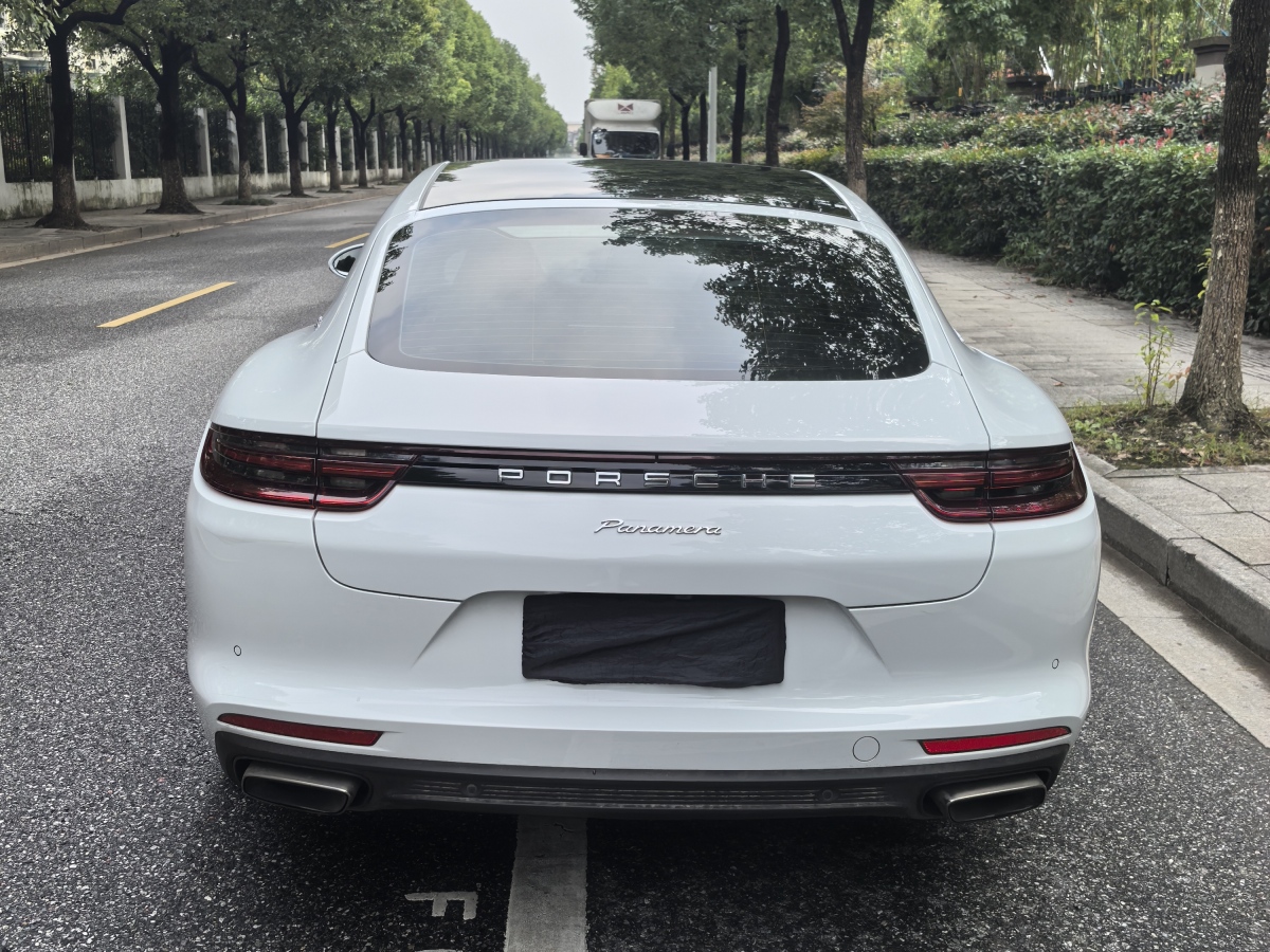 2018年10月保時(shí)捷 Panamera  2017款 Panamera 行政加長版 3.0T