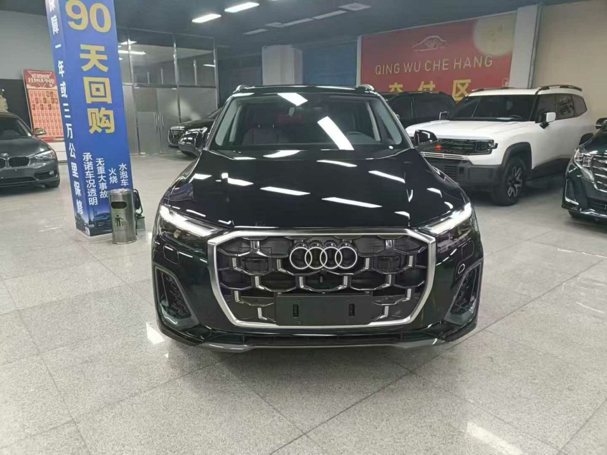 奧迪 奧迪Q7  2024款 45 TFSI quattro S line運(yùn)動(dòng)型圖片