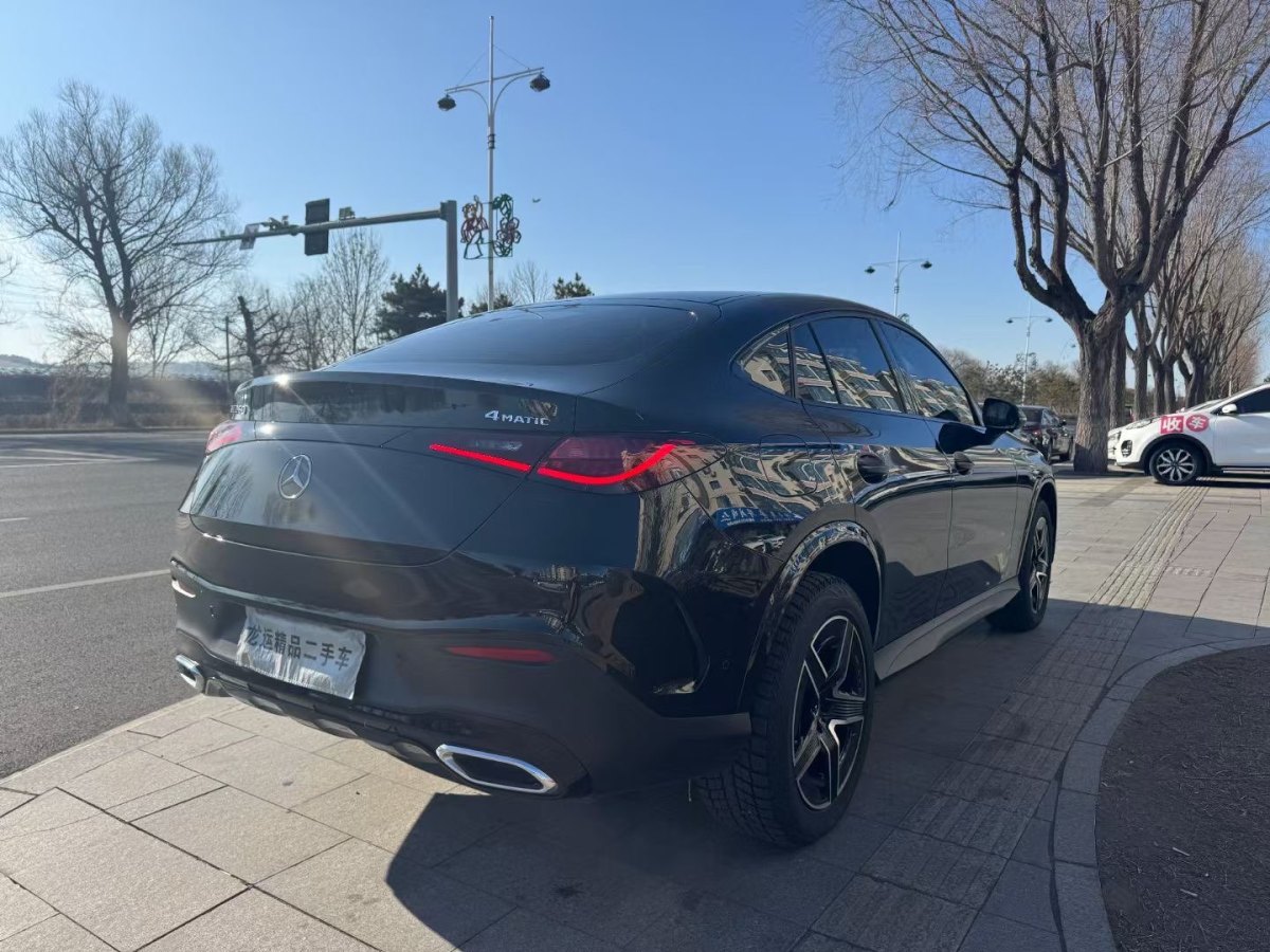 奔馳 奔馳GLC  2024款 GLC 260 4MATIC 轎跑SUV圖片