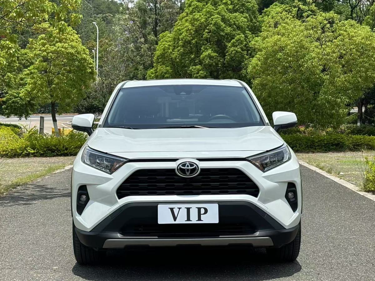 豐田 RAV4  2018款 榮放 2.0L CVT兩驅(qū)風(fēng)尚版圖片