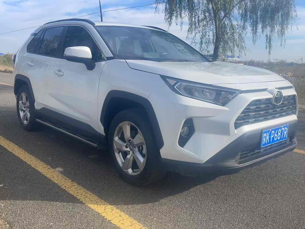 豐田 RAV4  2018款 榮放 2.0L CVT兩驅(qū)風(fēng)尚版圖片