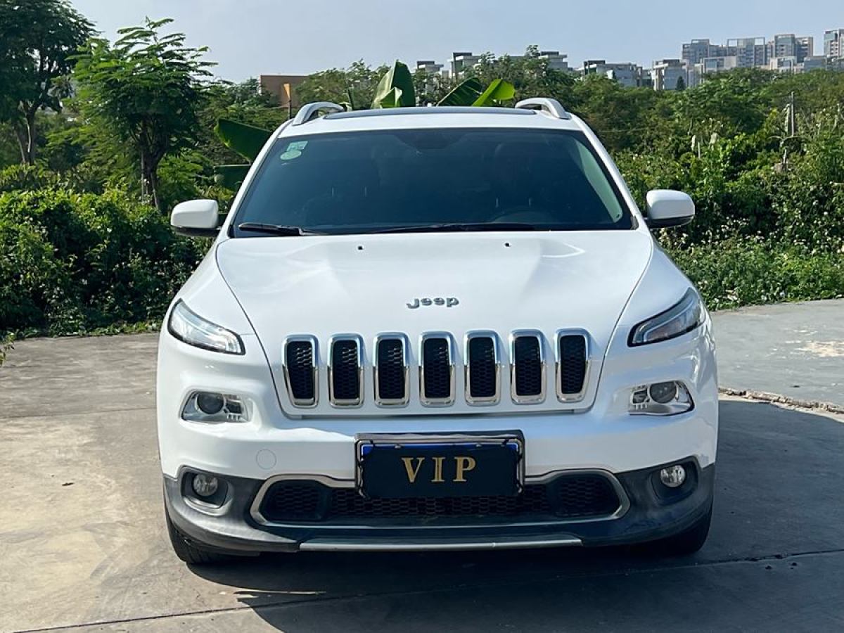 2018年8月Jeep 自由光  2017款 2.4L 領(lǐng)先智能版