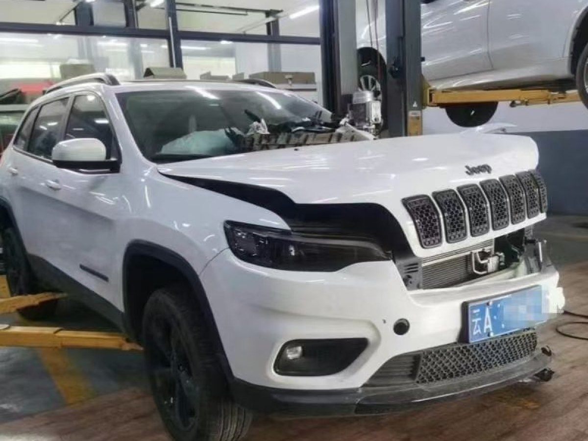 Jeep 自由光  2019款 2.0T 四驅(qū)探享版+自動(dòng)駕駛智慧包 國(guó)VI圖片