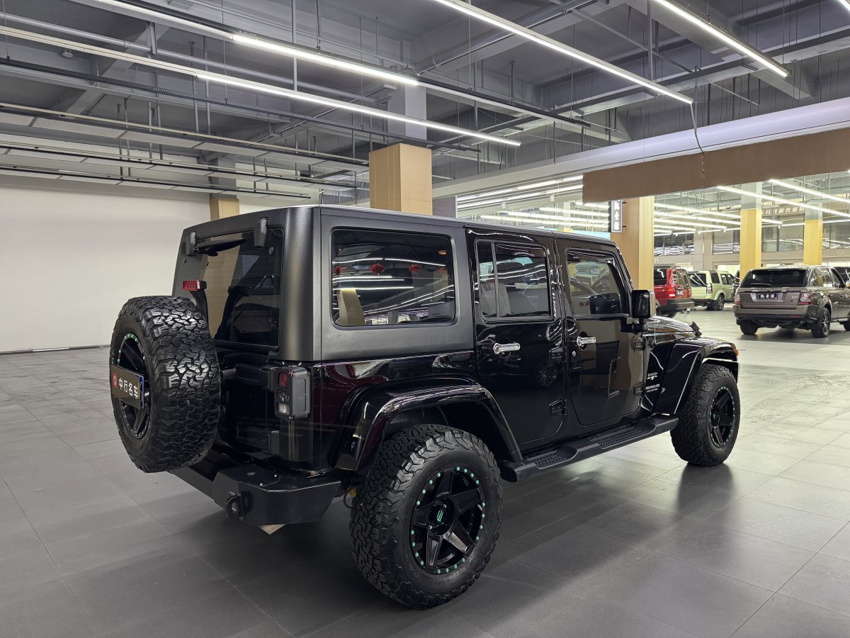 Jeep 牧馬人  2016款 3.0L Sahara 75周年致敬版圖片